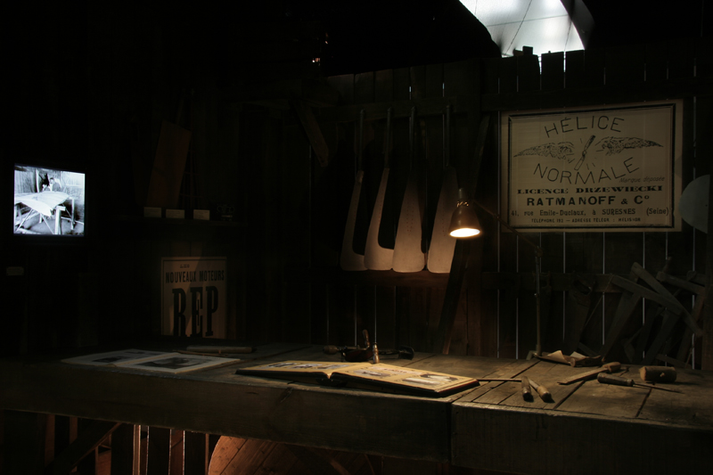 julia-dantonnet-2008-scenographie-museeairespace-lumiere-09