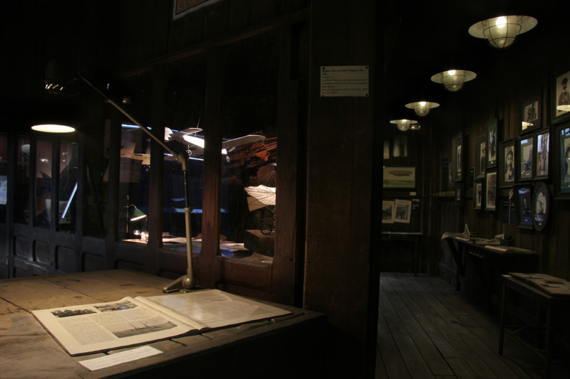 julia-dantonnet-2008-scenographie-museeairespace-lumiere-17