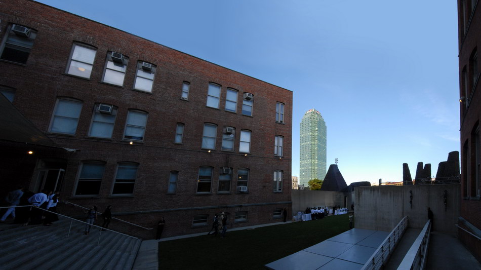 julia-dantonnet-2009-cantique-newyork-psone-moma-lumiere-video-light-01