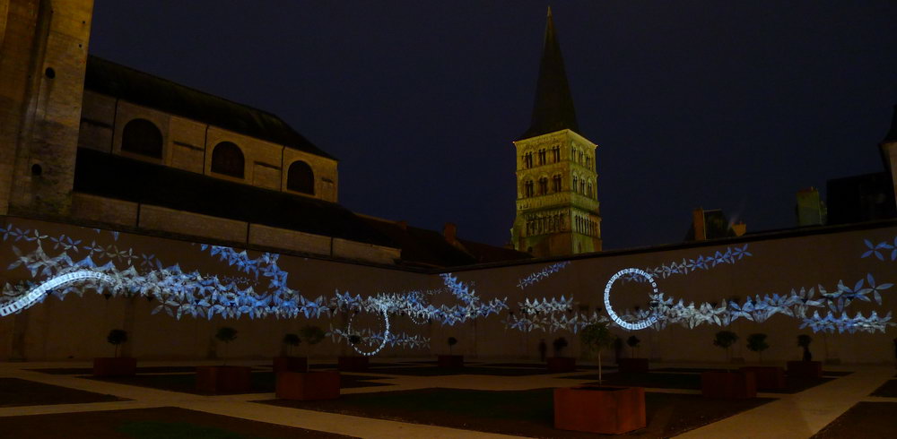 julia-dantonnet-2012-charite-sur-loire-video-lumiere-art-light-02