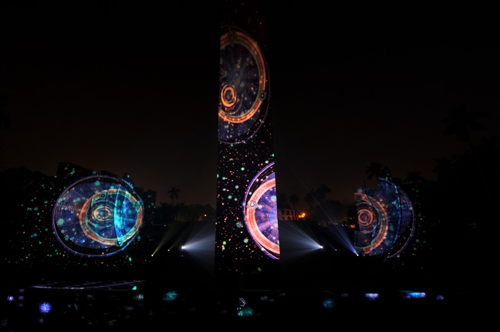 julia-dantonnet-2013-jantar-mantar-luminocity-video-06