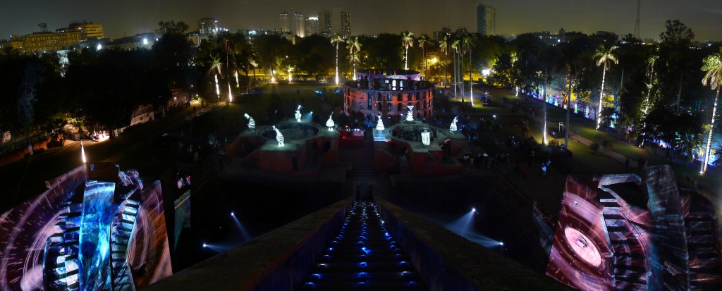 julia-dantonnet-2013-jantar-mantar-luminocity-video-14