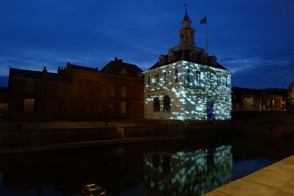 julia-dantonnet-2014-kings-lynn-custom-house-light-01