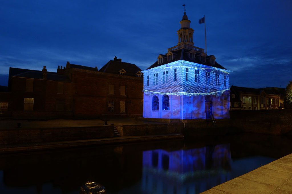 julia-dantonnet-2014-kings-lynn-custom-house-light-04